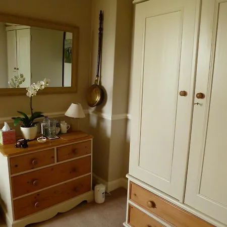 Hall Farm Bed & Breakfast Bed & Breakfast 4*